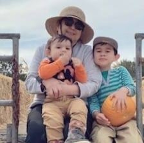 Meet your Posher, Cristina - Picture 1 of 1